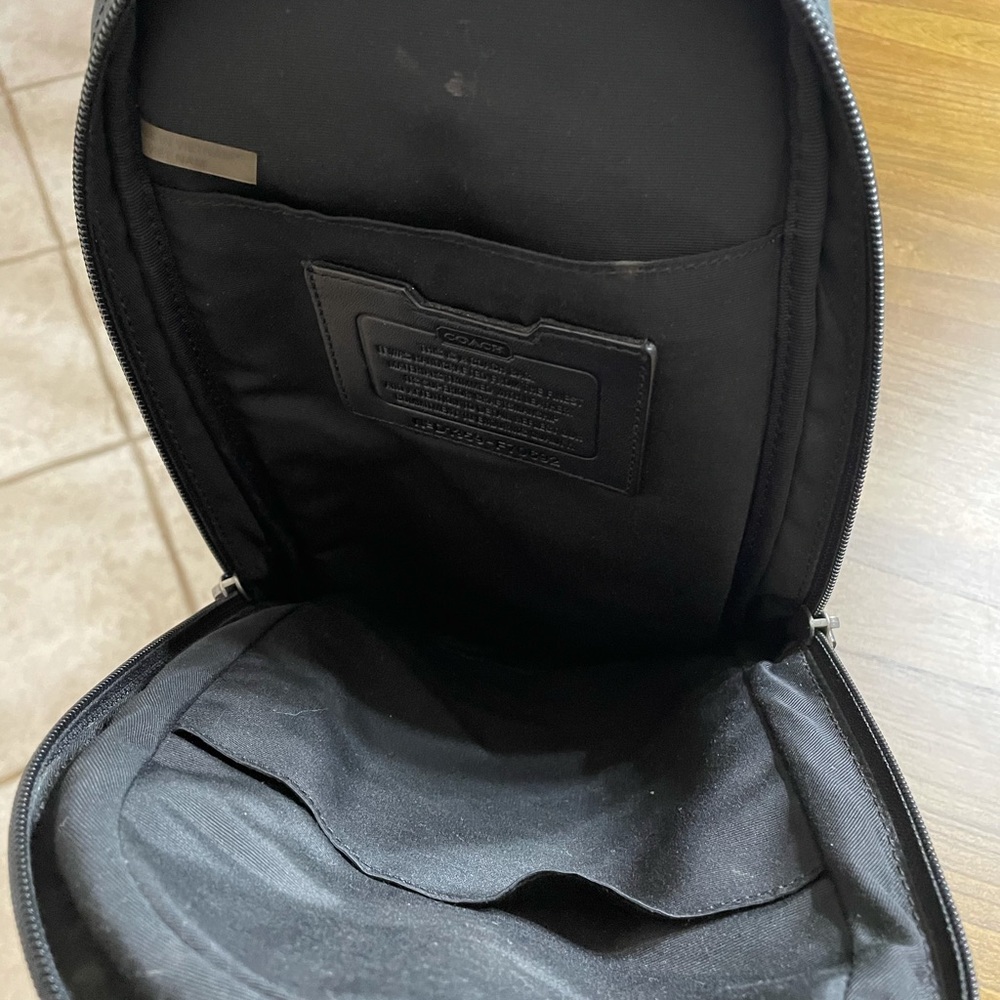 Coach - Picture 3 of 5